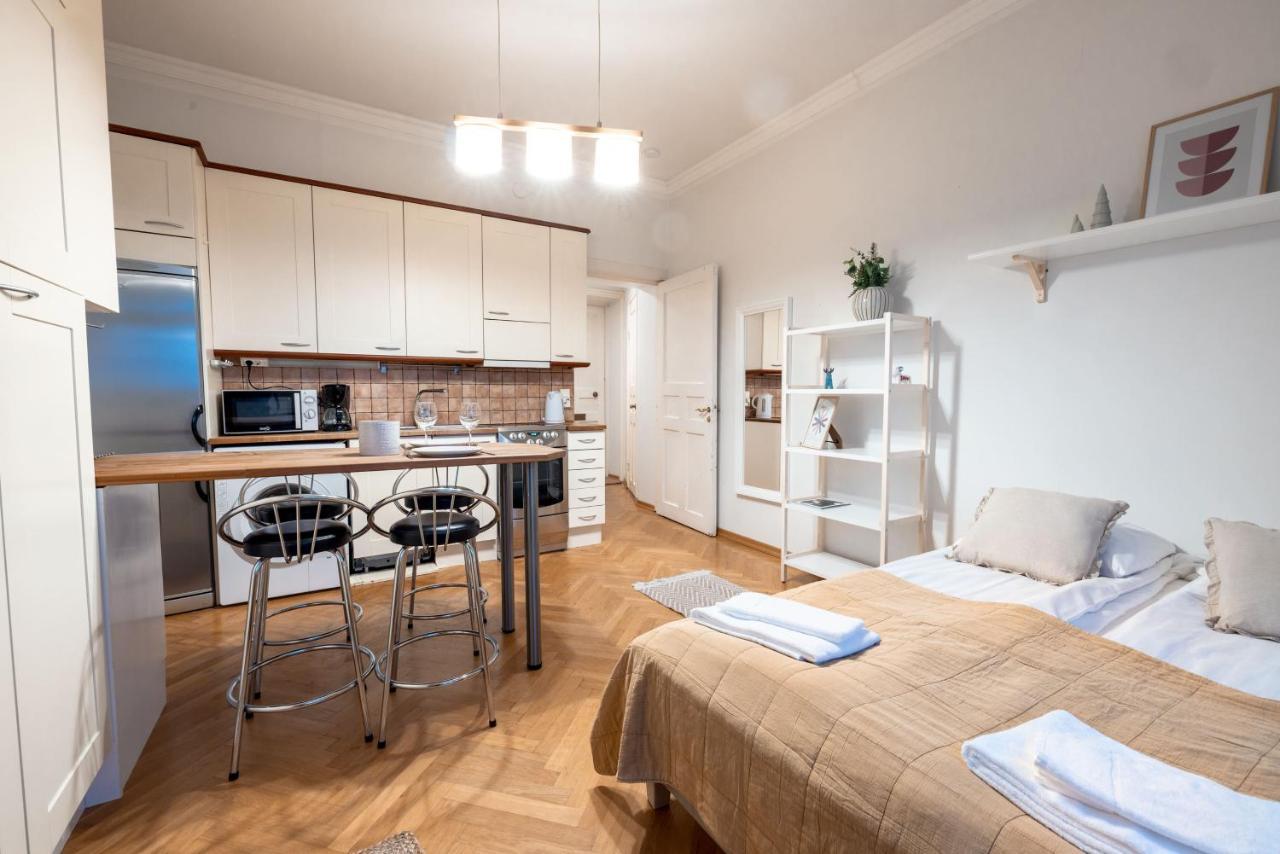 2Ndhomes Cozy & Compact Top Floor Studio In Erottaja Helsinki Exterior photo