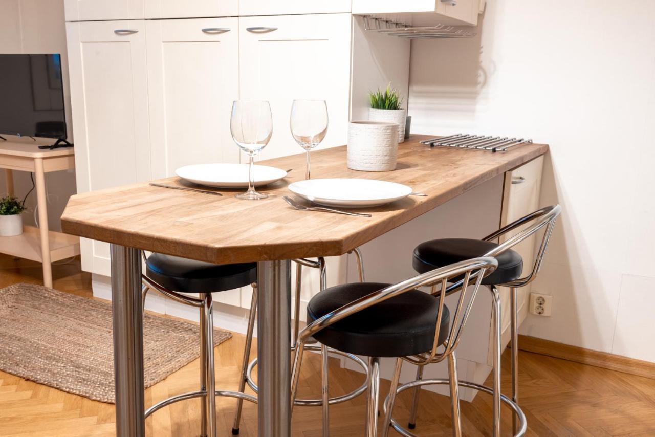 2Ndhomes Cozy & Compact Top Floor Studio In Erottaja Helsinki Exterior photo